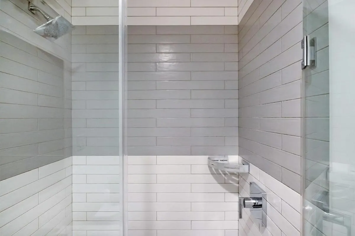 1290-8 New Renovated 2 Bedrooms In Ues New York